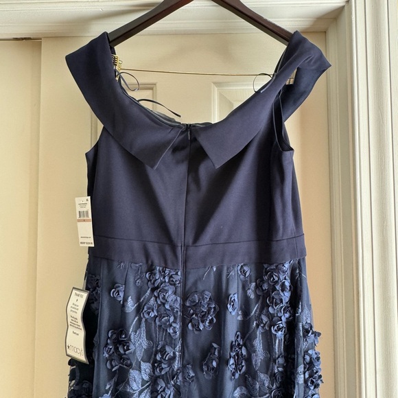 Size 12 navy evening gown - Picture 2 of 7